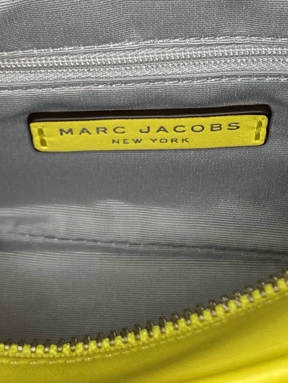 Marc Jacobs Yellow Leather Shoulder Tote with Logo - Picture 4 of 10